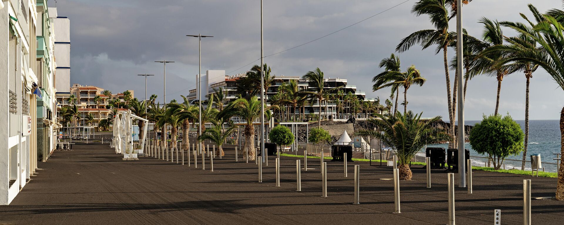 Ceniza del volcán en Puerto de Naos (La Palma) - Sputnik Mundo, 1920, 05.10.2021