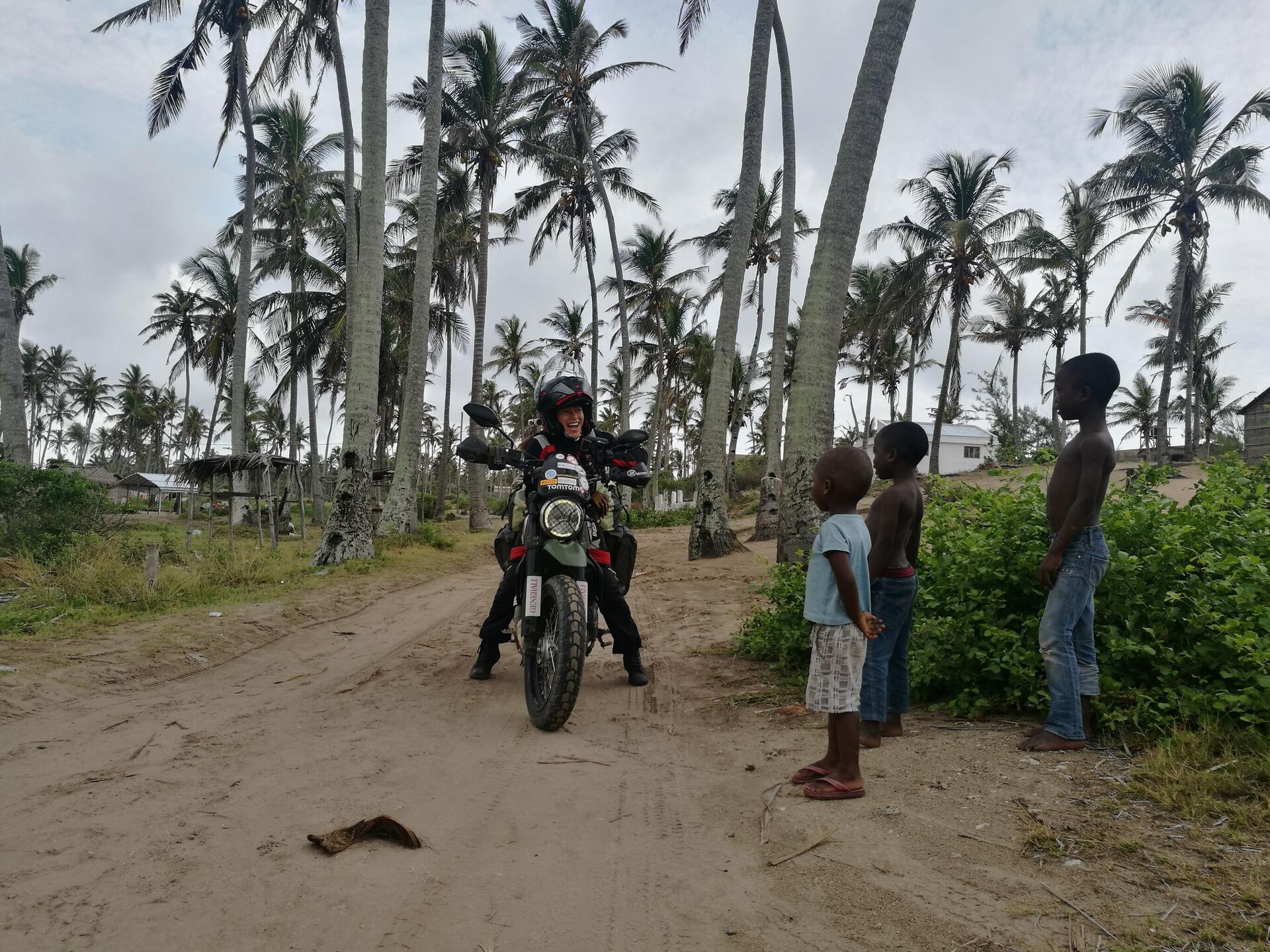 Alicia Sornosa en Mozambique, playa de Tofo - Sputnik Mundo, 1920, 08.10.2021