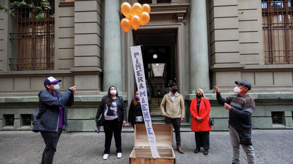 Protesta contra el presidente de Chile, Santiago Piñera, en Santiago, Chile - Sputnik Mundo