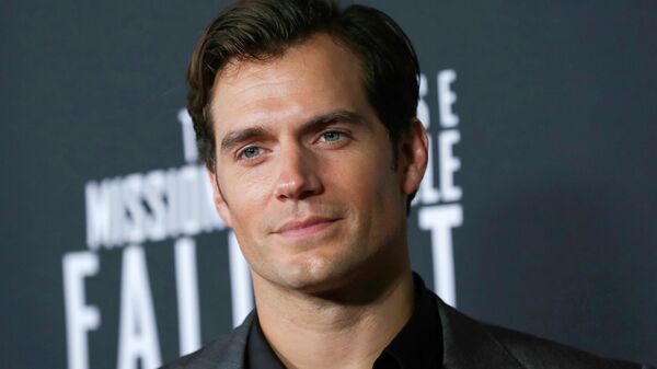 Henry Cavill, actor británico - Sputnik Mundo