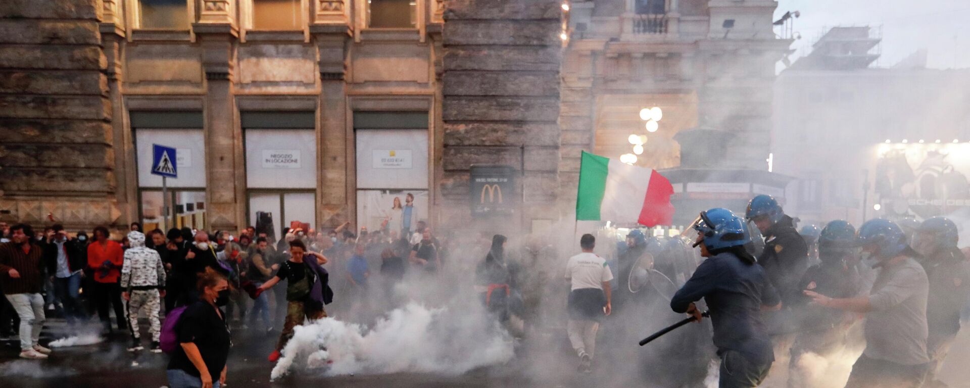 Protestas en Italia contra el pase sanitario Protestas en Italia contra el pase sanitario - Sputnik Mundo, 1920, 11.10.2021