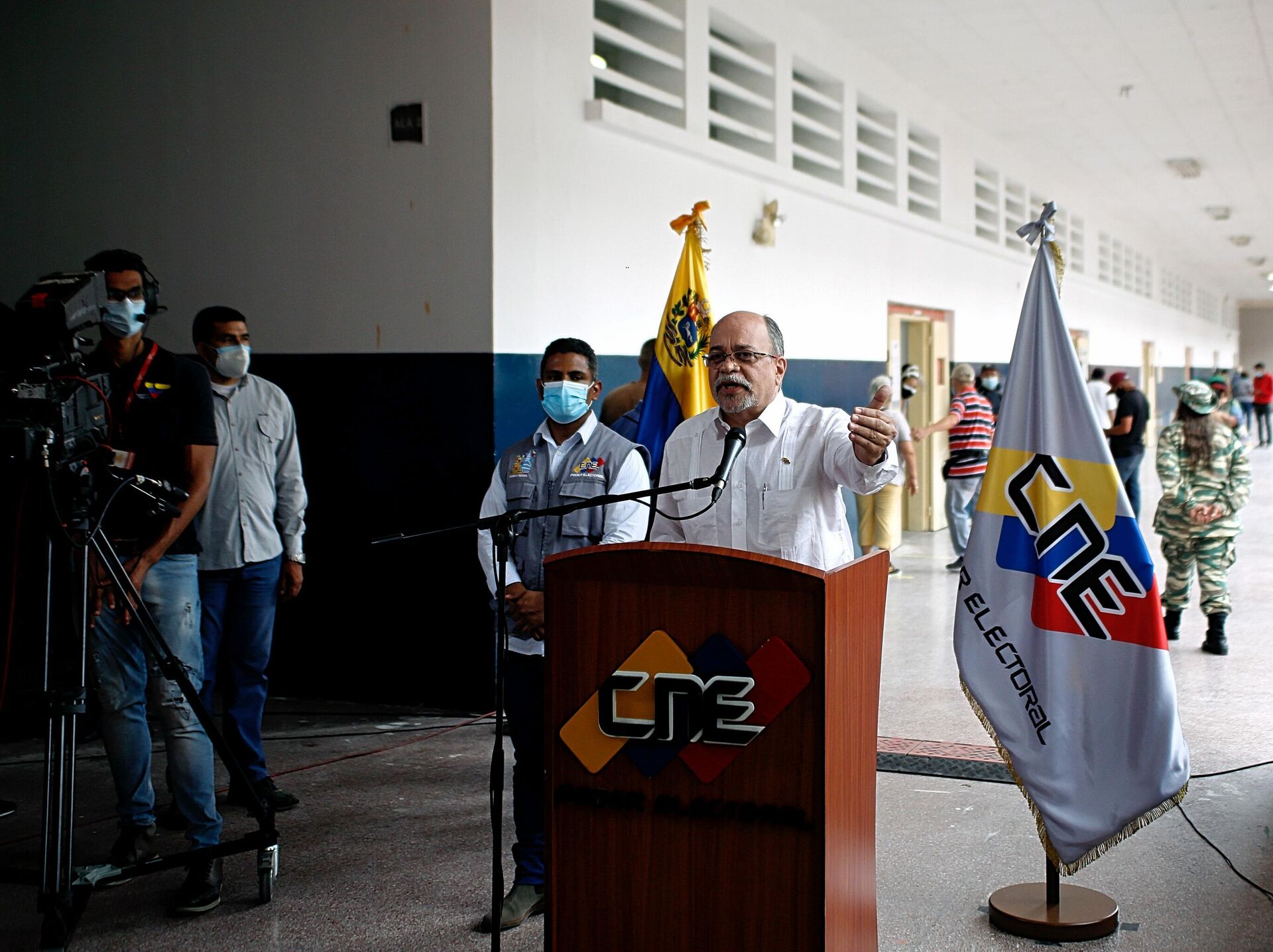 Pedro Calzadilla, presidente del CNE, fustigó las declaraciones injerencistas del jefe de la diplomacia europea, Josep Borrell. - Sputnik Mundo, 1920, 11.10.2021