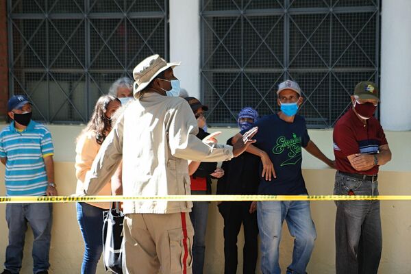 Autoridades electorales definieron como masiva la participación en simulacro electoral - Sputnik Mundo