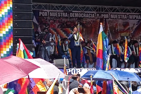 Marcha en defensa de la wiphala en Bolivia - Sputnik Mundo