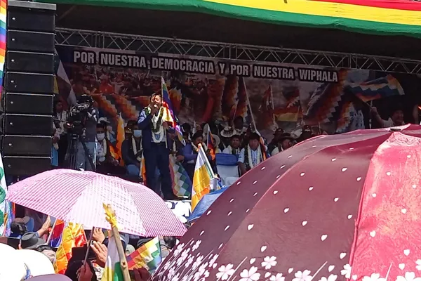 Marcha en defensa de la wiphala en Bolivia - Sputnik Mundo