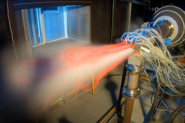 Prueba de la maqueda de la tobera del dron de ataque ruso S-70 Ojotnik - Sputnik Mundo