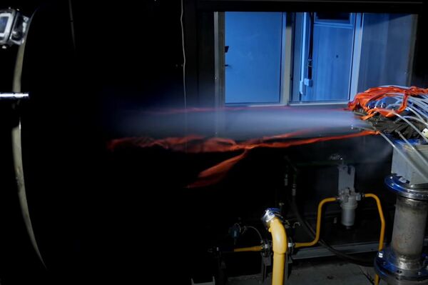 Prueba de la maqueda de la tobera del dron de ataque ruso S-70 Ojotnik - Sputnik Mundo