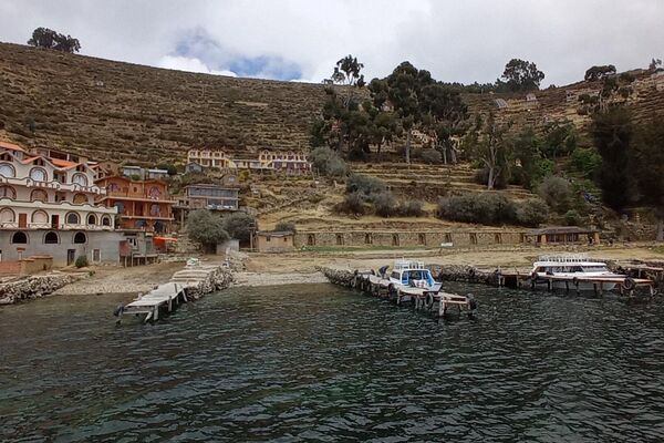 La isla del Sol en el lago Titicaca, Bolivia La isla del Sol en el lago Titicaca, Bolivia - Sputnik Mundo