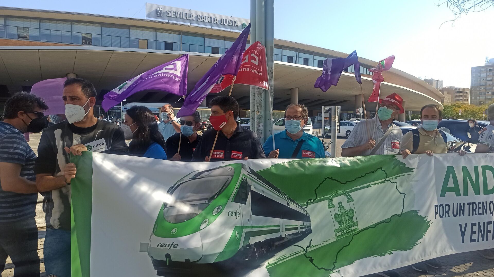 Manifestación 'Por un tren que vertebre el territorio y enfrie el planeta'  en Sevilla - Sputnik Mundo, 1920, 15.10.2021