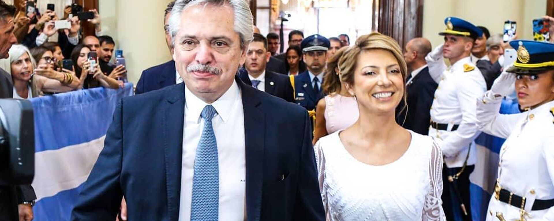 El presidente de Argentina, Alberto Fernández, y su pareja Fabiola Yáñez El presidente de Argentina, Alberto Fernández, y su pareja Fabiola Yáñez - Sputnik Mundo, 1920, 26.05.2022