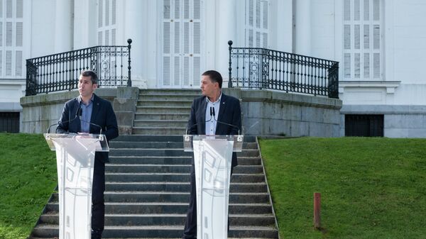 Arnaldo Otegi, coordinador general de la formación independentista vasca EH Bildu, y Arkaitz Rodríguez, el secretario general de la formación Sortu - Sputnik Mundo