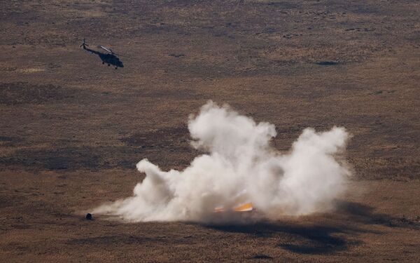 A la actriz Yulia Peresild y al director de cine Klim Shipenko les espera un  periodo de rehabilitación que durará unos días. De su recuperación se      encargarán los especialistas del Centro de Formación de Cosmonautas de la Ciudad de las Estrellas. - Sputnik Mundo