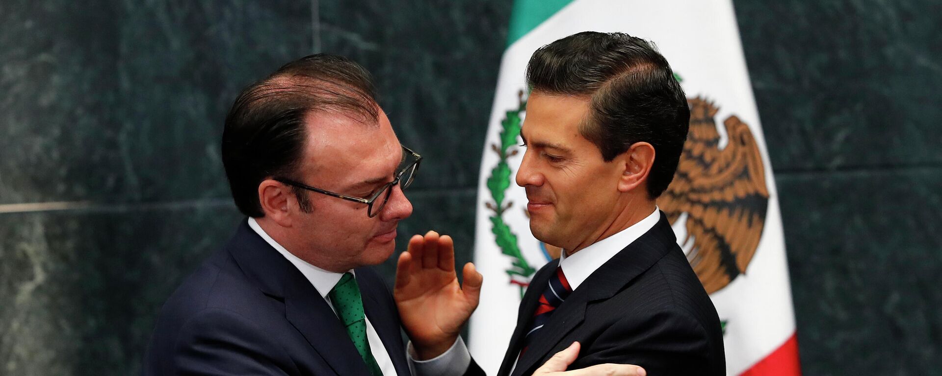 Luis Videgaray, exsecretario de Hacienda de México, Enrique Peña Nieto, expresidentte de México - Sputnik Mundo, 1920, 02.05.2022