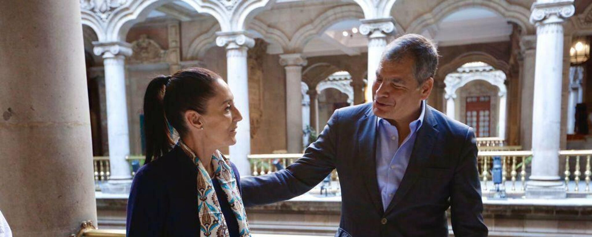 Claudia Sheinbaum, jefa de gobierno de la CIudad de México, y Rafael Correa, expresidente de Ecuador - Sputnik Mundo, 1920, 18.10.2021