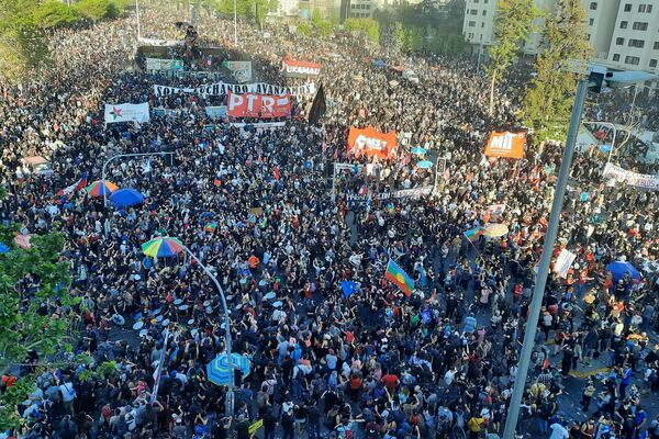 Segundo aniversario del estallido social en Chile - Sputnik Mundo