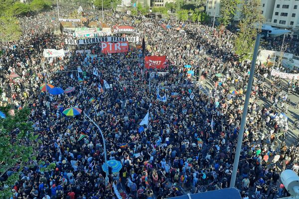 Segundo aniversario del estallido social en Chile - Sputnik Mundo