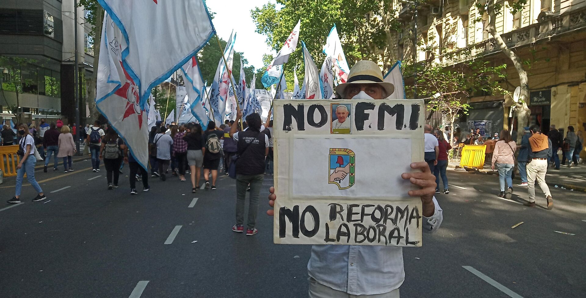 Movilización a Plaza de Mayo  - Sputnik Mundo, 1920, 19.10.2021