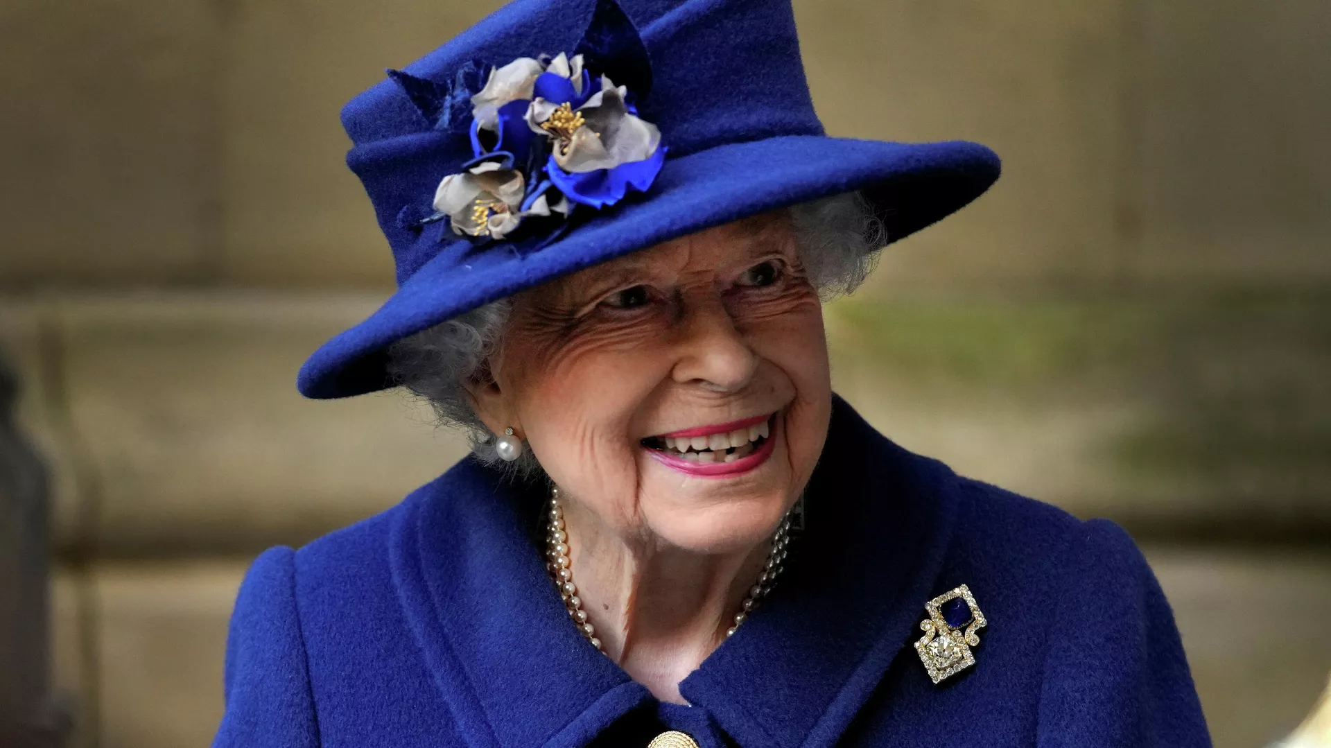 La reina británica Isabel II
