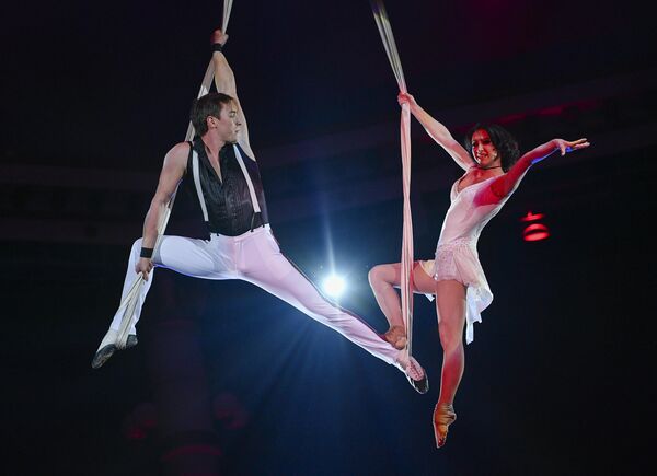 El 18 de diciembre de 2021 se celebrará el 100 aniversario del nacimiento del artista soviético Yuri Nikulin. Para celebrar esta fecha, el circo está preparando un programa nuevo.En la foto: los trapecistas actúan bajo la cúpula del circo en 2016. - Sputnik Mundo