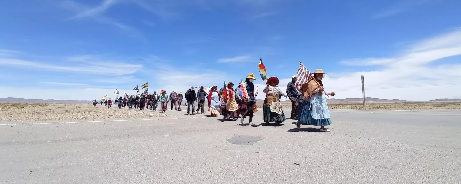 Víctimas de las masacres de 2019 marchan hacia La Paz en reclamo de justicia Víctimas de las masacres de 2019 marchan hacia La Paz en reclamo de justicia - Sputnik Mundo, 1920, 21.10.2021