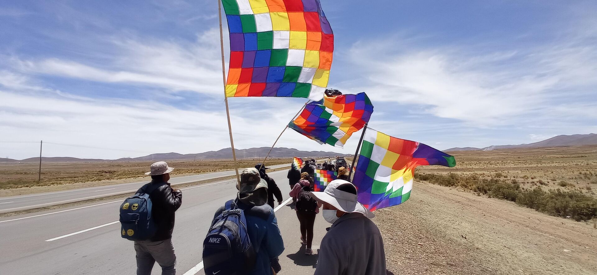 Víctimas de las masacres de 2019 marchan hacia La Paz en reclamo de justicia - Sputnik Mundo, 1920, 21.10.2021