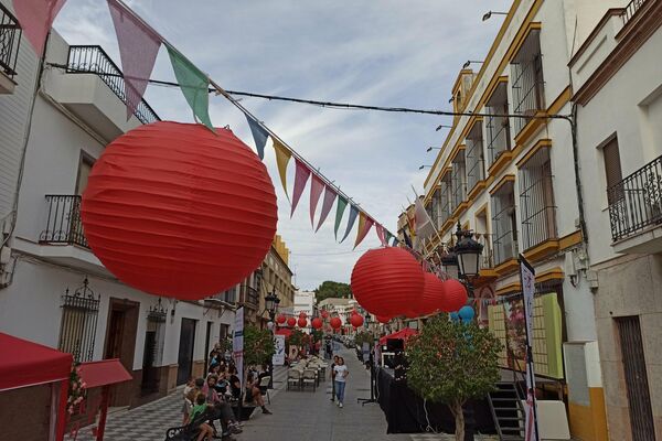 Aspecto del centro de Coria del Río celebrando la semana cultural - Sputnik Mundo