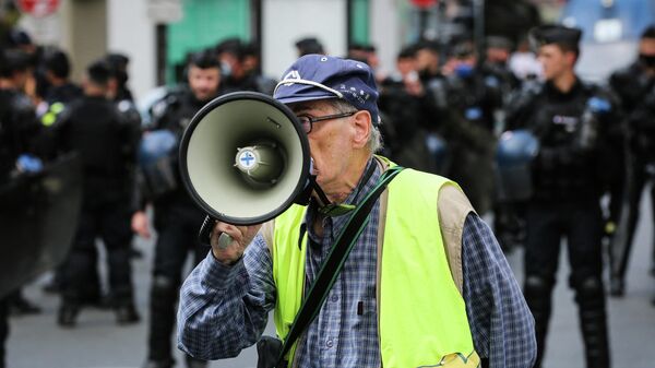 Protestas de los chalecos amarillos en París - Sputnik Mundo