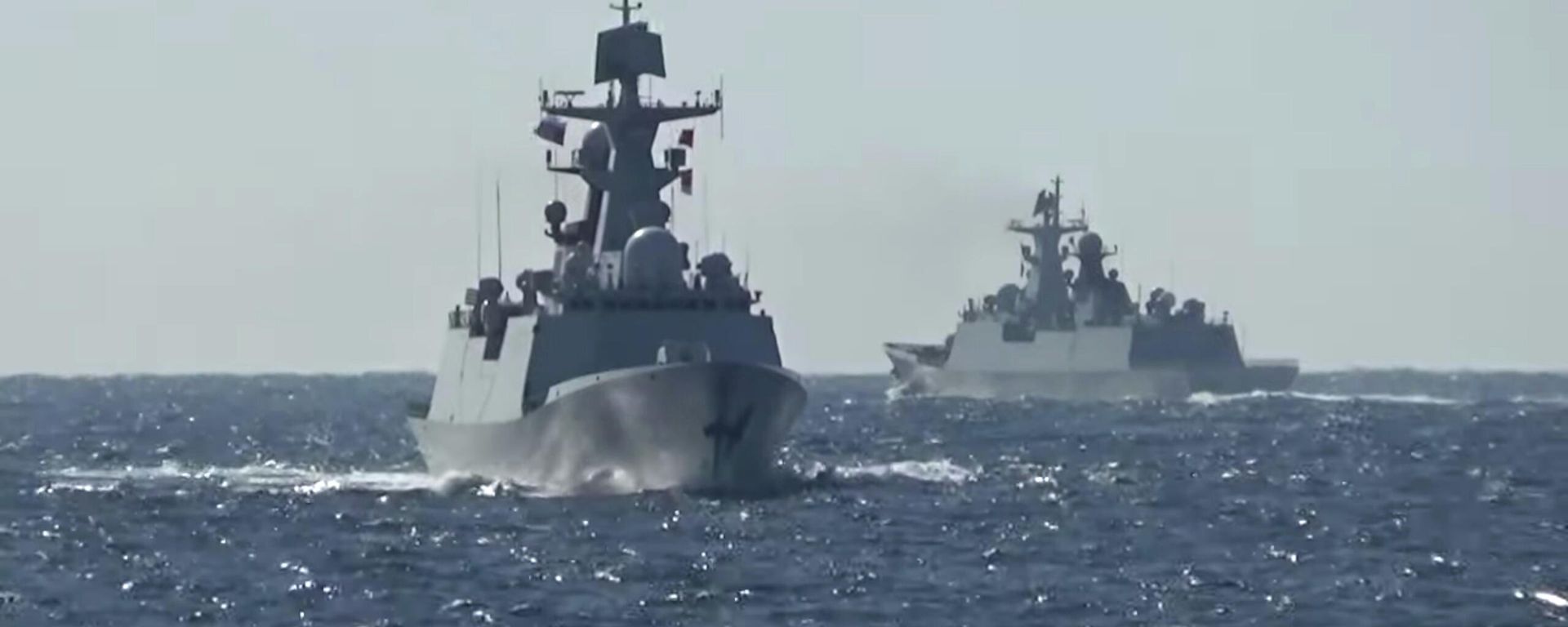 Buques de guerra de Rusia y China realizan primer patrullaje conjunto en océano Pacífico - Sputnik Mundo, 1920, 23.10.2021
