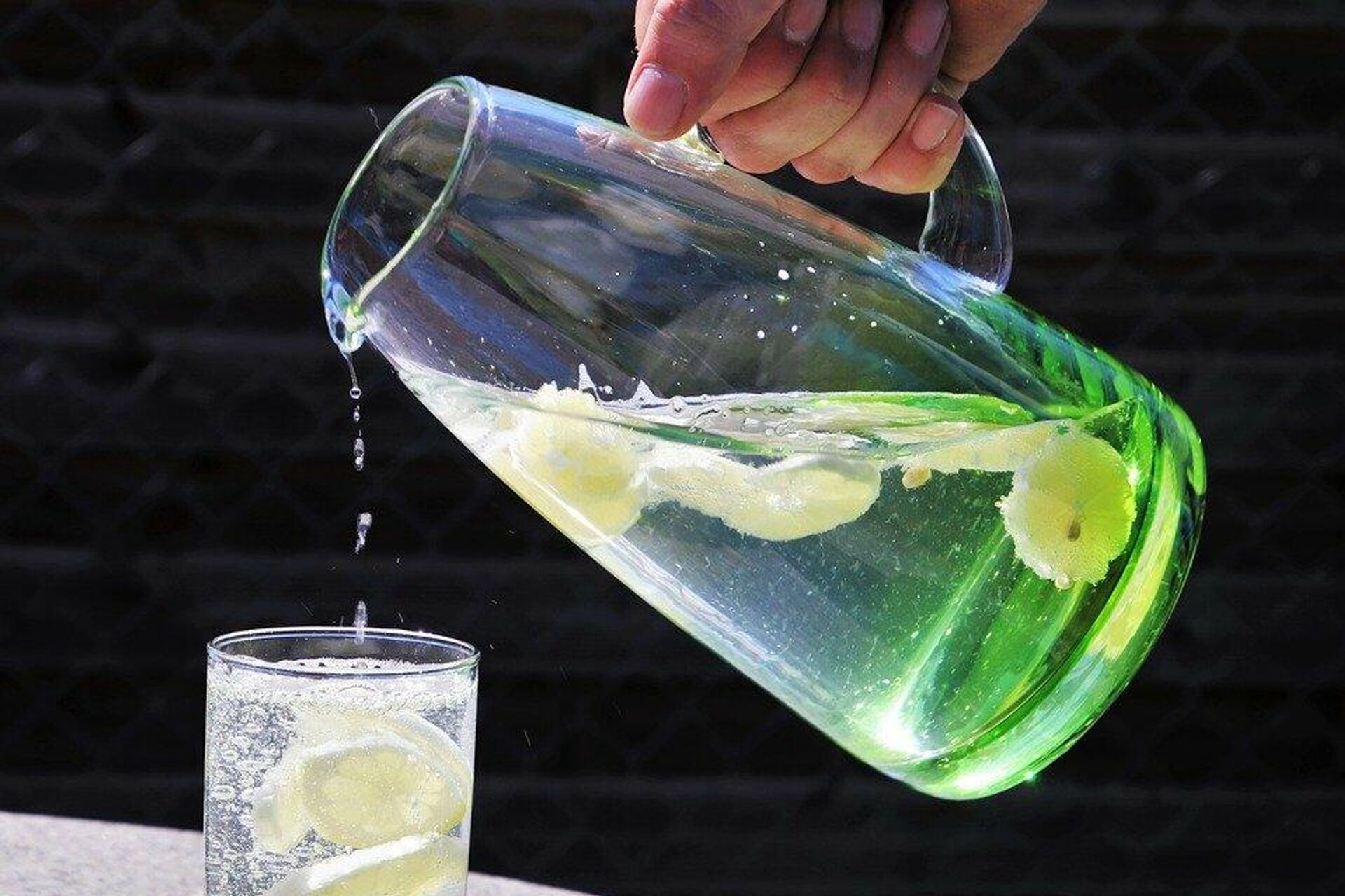 Agua saborizada de naranja con piña - Sputnik Mundo, 1920, 24.10.2021