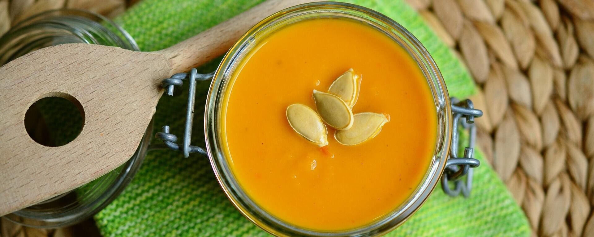 Papilla y semillas de calabaza Papilla y semillas de calabaza - Sputnik Mundo, 1920, 24.10.2021