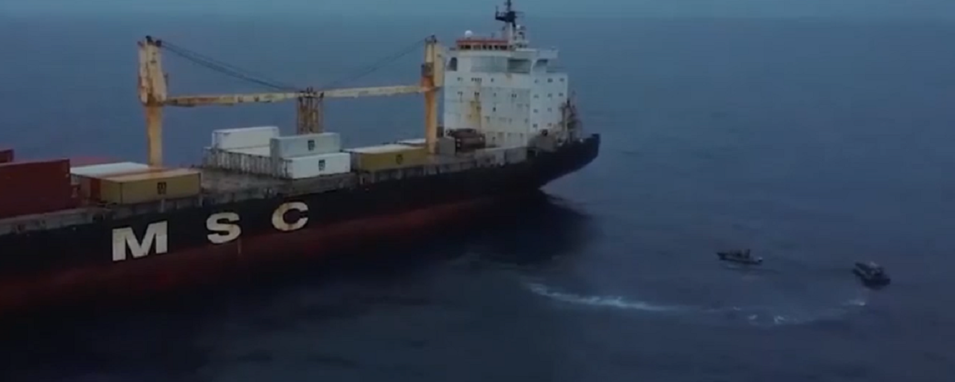 Así impide un destructor antisubmarinos ruso  que los piratas se apoderen de un barco civil - Sputnik Mundo, 1920, 26.10.2021