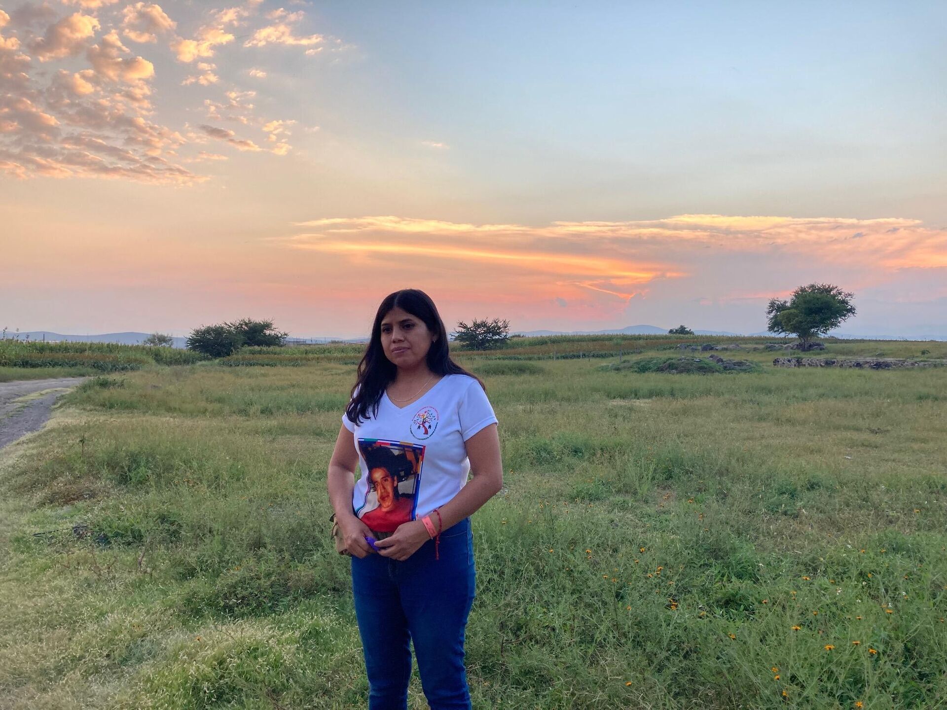 Edith Hernández Torres, posa para foto en el panteón de Tetelcingo, Morelos, México - Sputnik Mundo, 1920, 26.10.2021