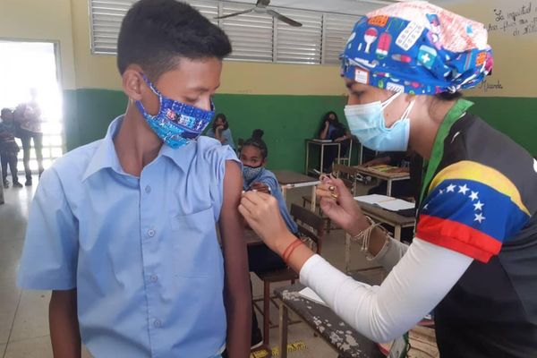 Niños venezolanos reciben la primera dosis de la vacuna Sinopharm contra el COVID-19 Niños venezolanos reciben la primera dosis de la vacuna Sinopharm contra el COVID-19 - Sputnik Mundo