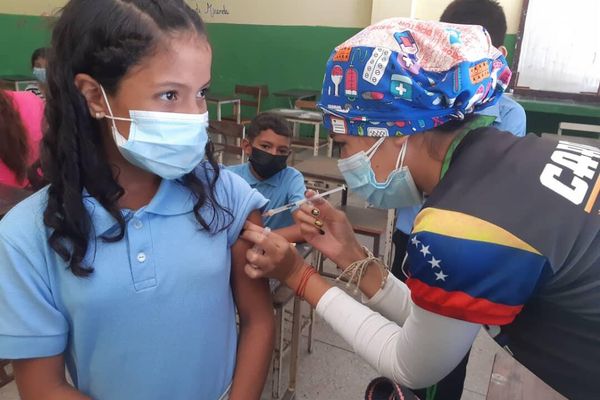 Niños venezolanos reciben la primera dosis de la vacuna Sinopharm contra el COVID-19 Niños venezolanos reciben la primera dosis de la vacuna Sinopharm contra el COVID-19 - Sputnik Mundo