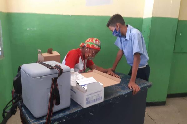 Niños venezolanos reciben la primera dosis de la vacuna Sinopharm contra el COVID-19 Niños venezolanos reciben la primera dosis de la vacuna Sinopharm contra el COVID-19 - Sputnik Mundo