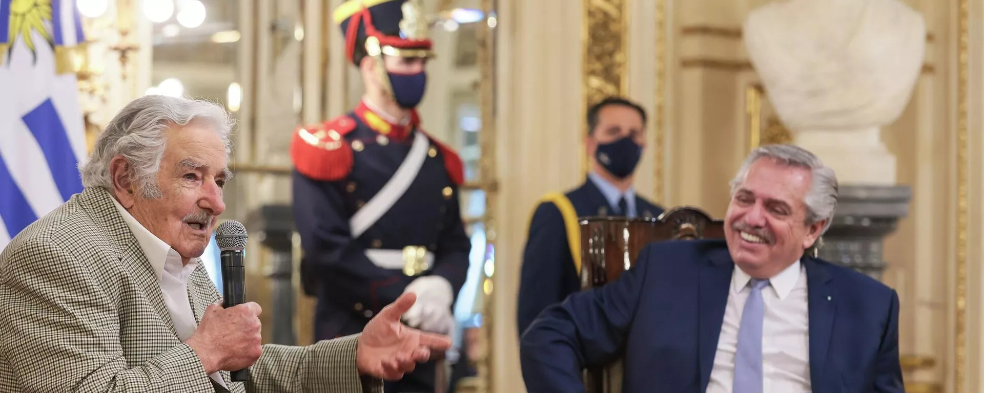 José Pepe Mujica y Alberto Fernández en la Casa Rosada José Pepe Mujica y Alberto Fernández en la Casa Rosada - Sputnik Mundo, 1920, 27.10.2021