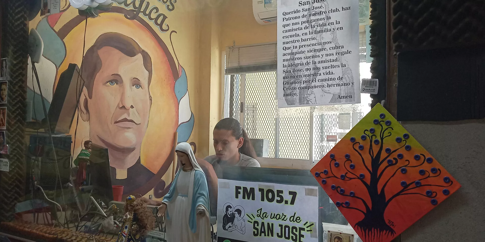 Radio San José con un mural de Carlos Mugica Radio San José con un mural de Carlos Mugica - Sputnik Mundo, 1920, 28.10.2021