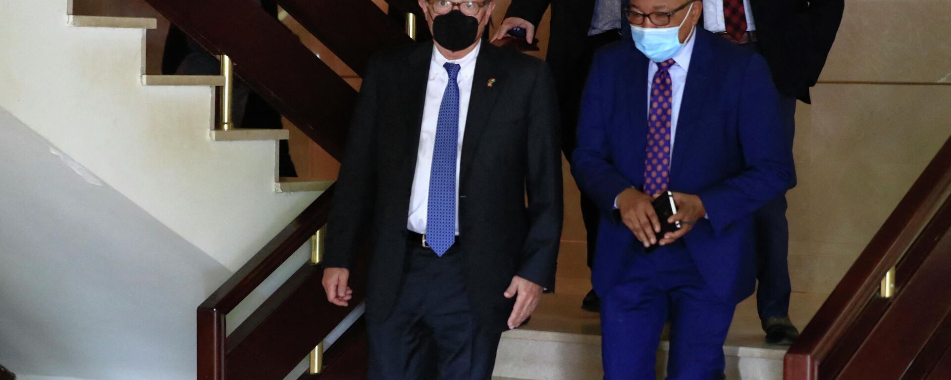 El enviado especial de EEUU para Asuntos de Cuerno Africano, Jeffrey Feltman, y el jefe de las Fuerzas Armadas de Sudán, general Abdul Fatah Burhan El enviado especial de EEUU para Asuntos de Cuerno Africano, Jeffrey Feltman, y el jefe de las Fuerzas Armadas de Sudán, general Abdul Fatah Burhan - Sputnik Mundo, 1920, 29.10.2021