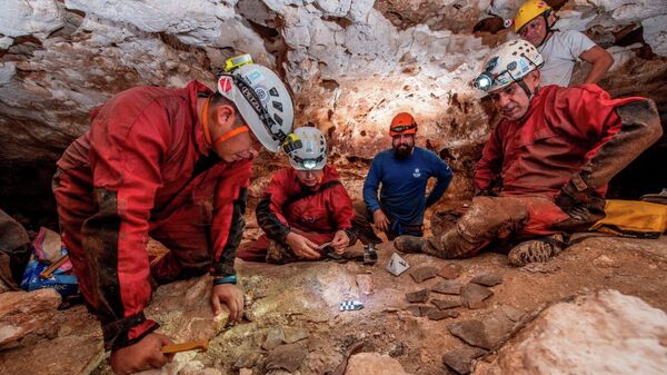 Arqueólogos del Instituto Nacional de Antropología e Historia - Sputnik Mundo