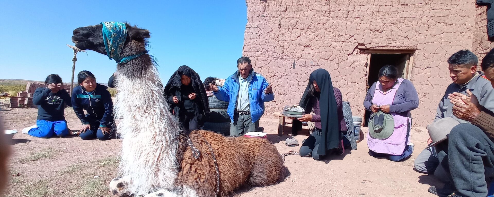 Cómo celebran el Día de los Muertos en una comunidad aymara de Bolivia - Sputnik Mundo, 1920, 01.11.2021