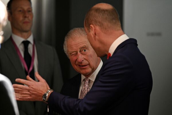 Incluso antes de que comenzara la conferencia, el Reino Unido, como país anfitrión, dijo que un fracaso de la conferencia destruiría todos los esfuerzos mundiales para proteger el clima. En la foto: el príncipe Carlos y el duque de Cambridge, William, durante la recepción de la COP26. - Sputnik Mundo