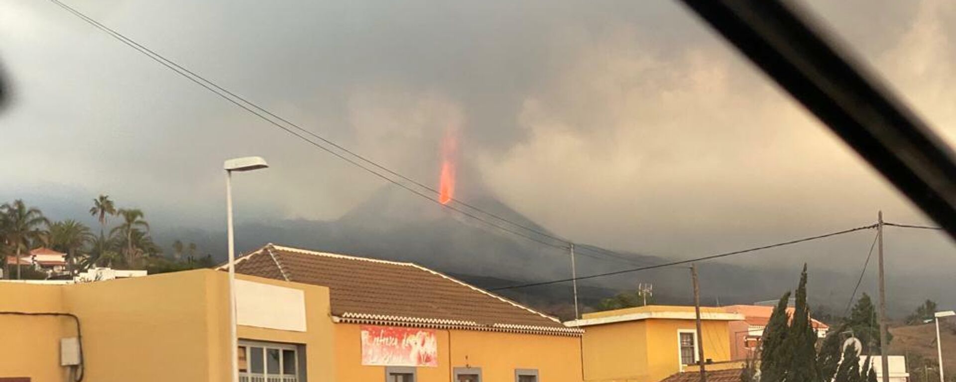 El volcán Cumbre Vieja en la isla española de La Palma - Sputnik Mundo, 1920, 02.11.2021