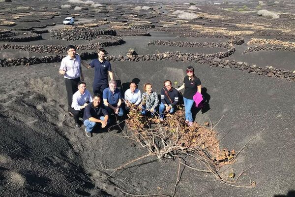 Extracción de muestras de tierra en la isla de Lanzarote Extracción de muestras de tierra en la isla de Lanzarote - Sputnik Mundo