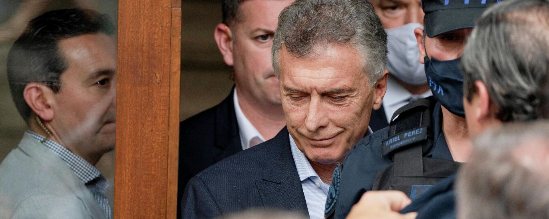 El expresidente argentino Mauricio Macri saliendo del juzgado de Dolores, Buenos Aires, donde declaró por presunto espionaje - Sputnik Mundo, 1920, 01.12.2021