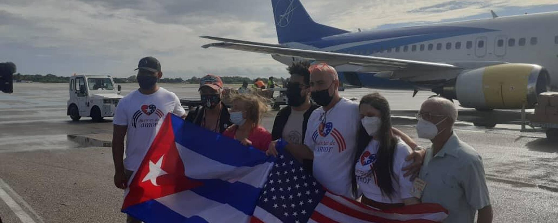 El pueblo y gobierno de Cuba Flag of Cuba recibe la ayuda solidaria de las organizaciones de EEUU - Sputnik Mundo, 1920, 05.11.2021