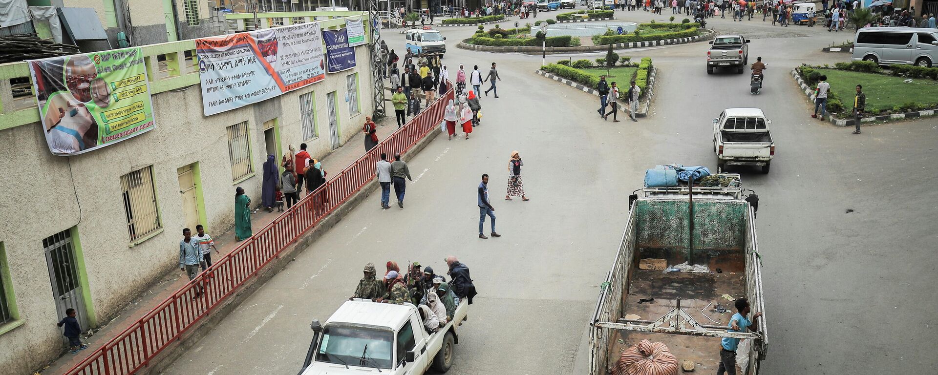 Miembros de la patrulla de la milicia de Amhara en las calles de la ciudad de Dese, región de Amhara, Etiopía - Sputnik Mundo, 1920, 06.11.2021