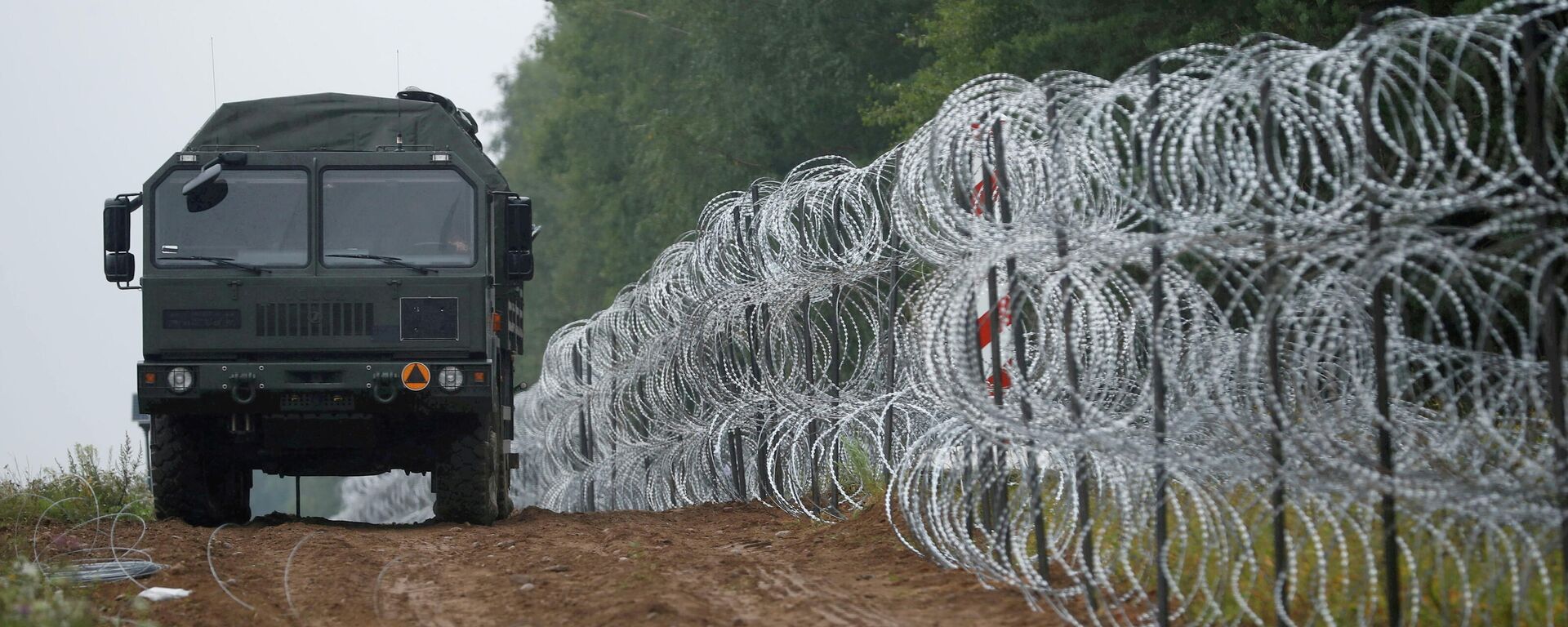 Militares de Polonia en la frontera con Bielorrusia - Sputnik Mundo, 1920, 08.11.2021