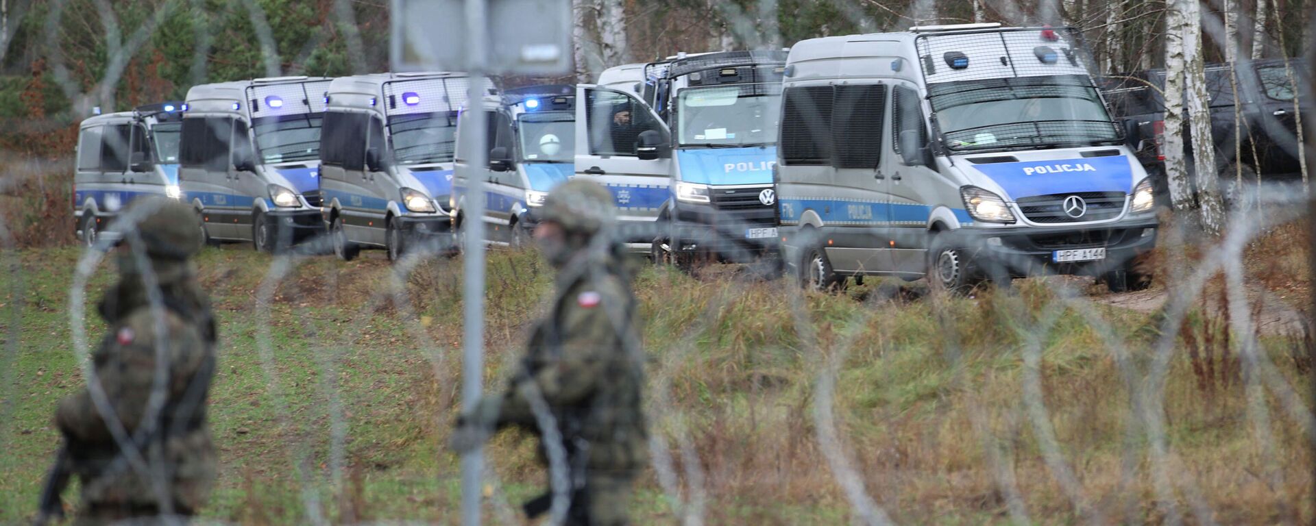 Militares polacos en la frontera con Bielorrusia Militares polacos en la frontera con Bielorrusia - Sputnik Mundo, 1920, 09.11.2021