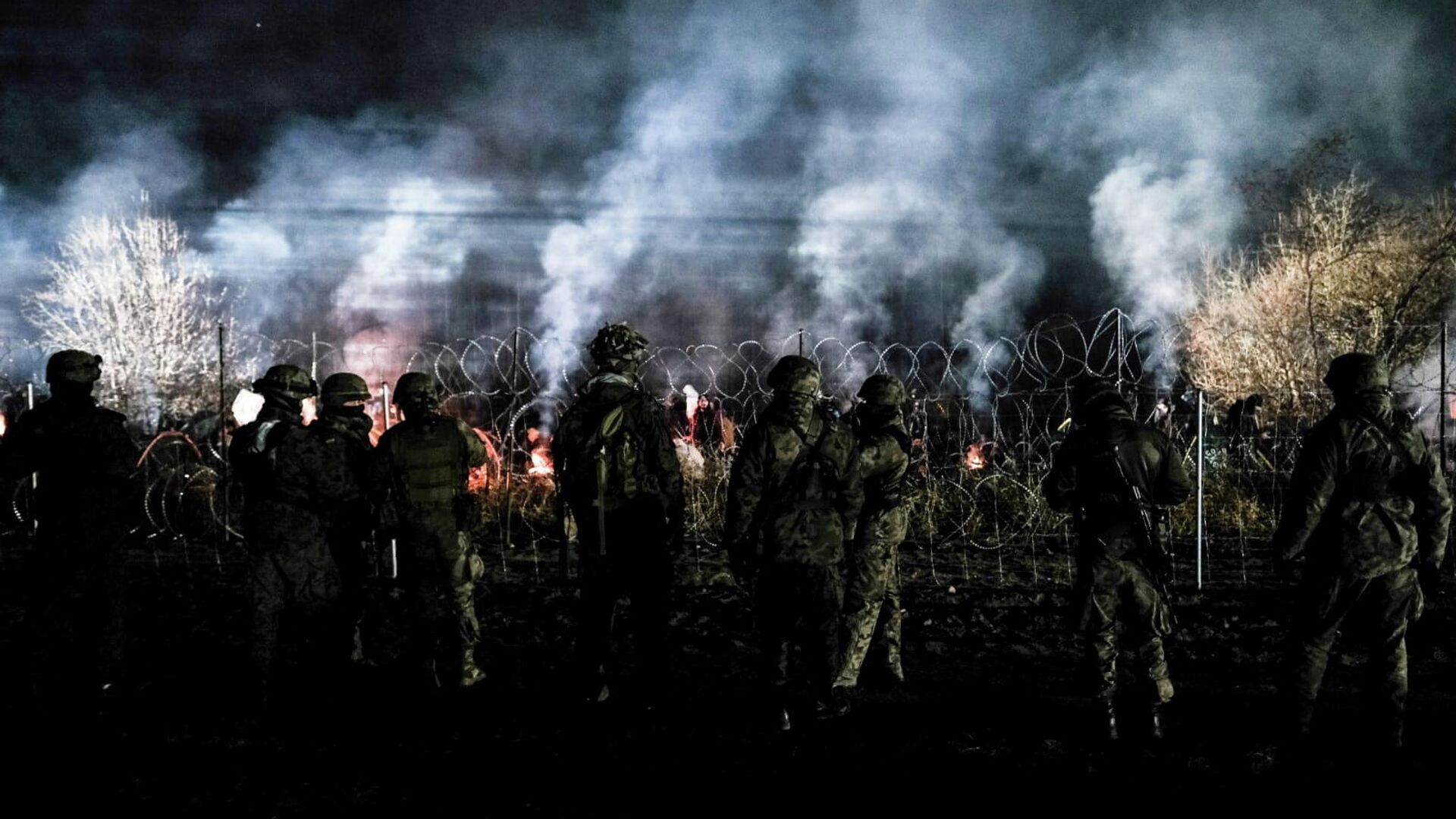 Los migrantes en la frontera bielorrusa Los migrantes en la frontera bielorrusa - Sputnik Mundo, 1920, 09.11.2021