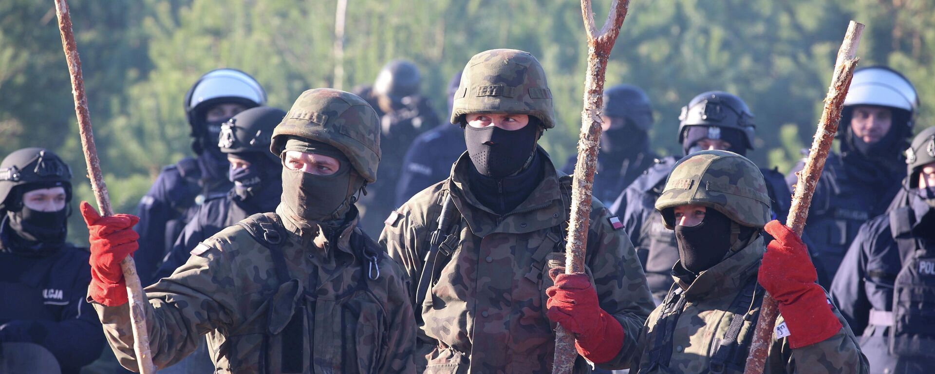 Los militares en la frontera bielorrusa - Sputnik Mundo, 1920, 09.11.2021